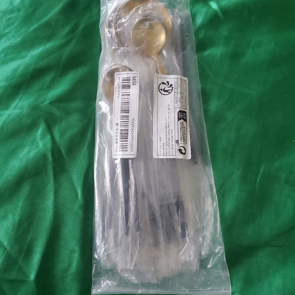 24 piece stainless steel cutlery - Picture 3 of 4